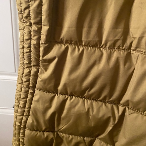 Old Navy olive green puffer vest - Picture 4 of 5